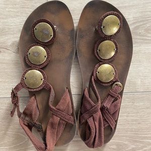 BROWN GLADIATOR SANDALS